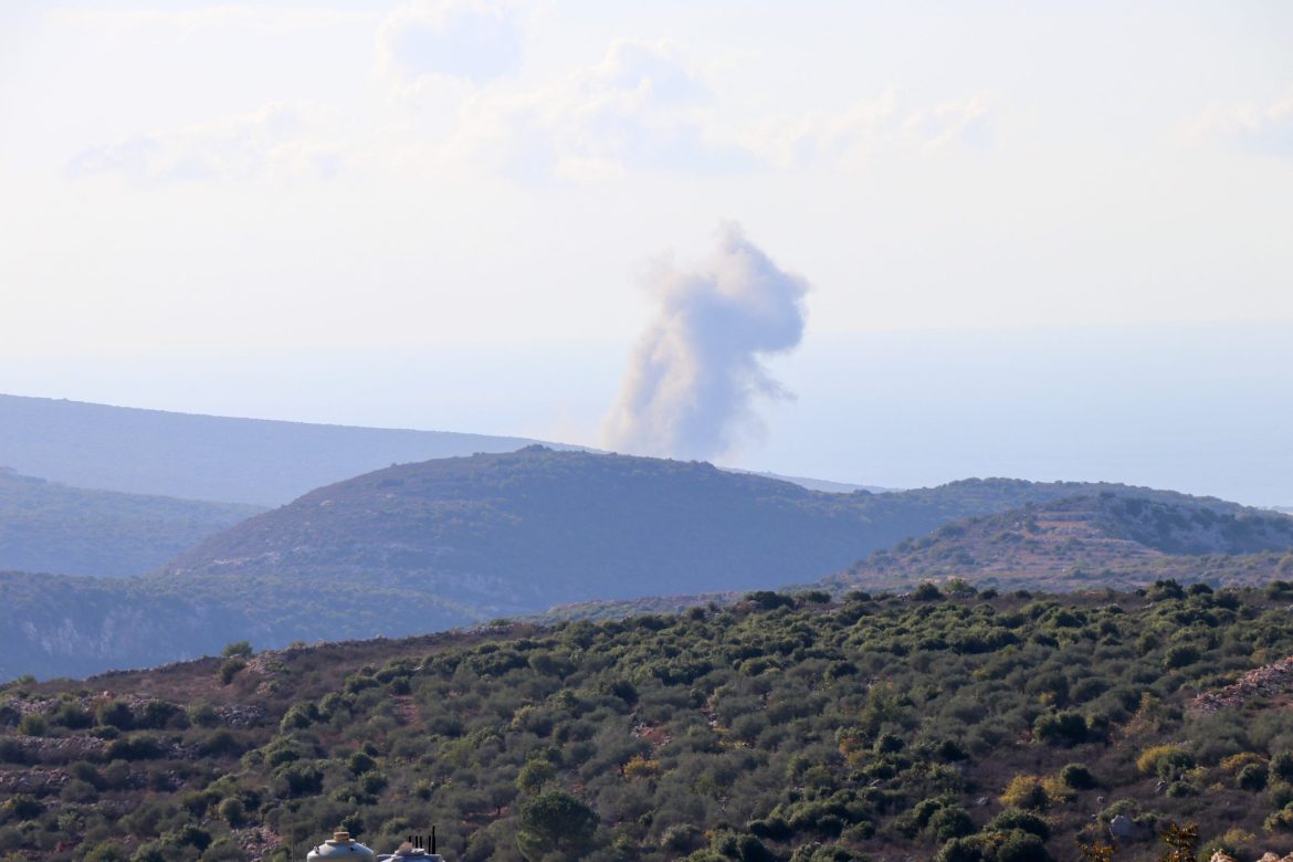 Hezbollah libanais vise caserne israélienne avec roquettes