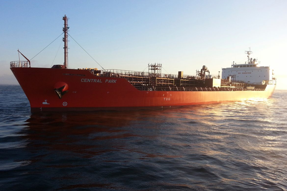 La marine américaine répond à un appel de tanker saisie au Golfe d'Aden.