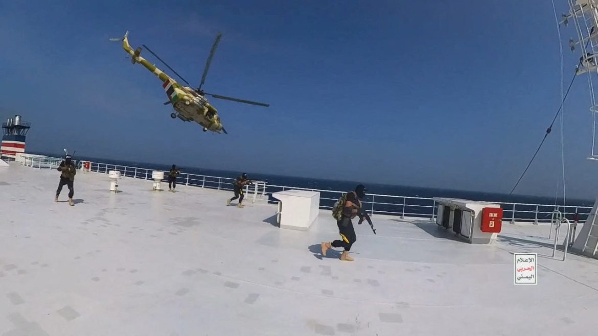 Le Galaxy Leader escorté vers Hodeïda, deux navires déroutés en mer Rouge