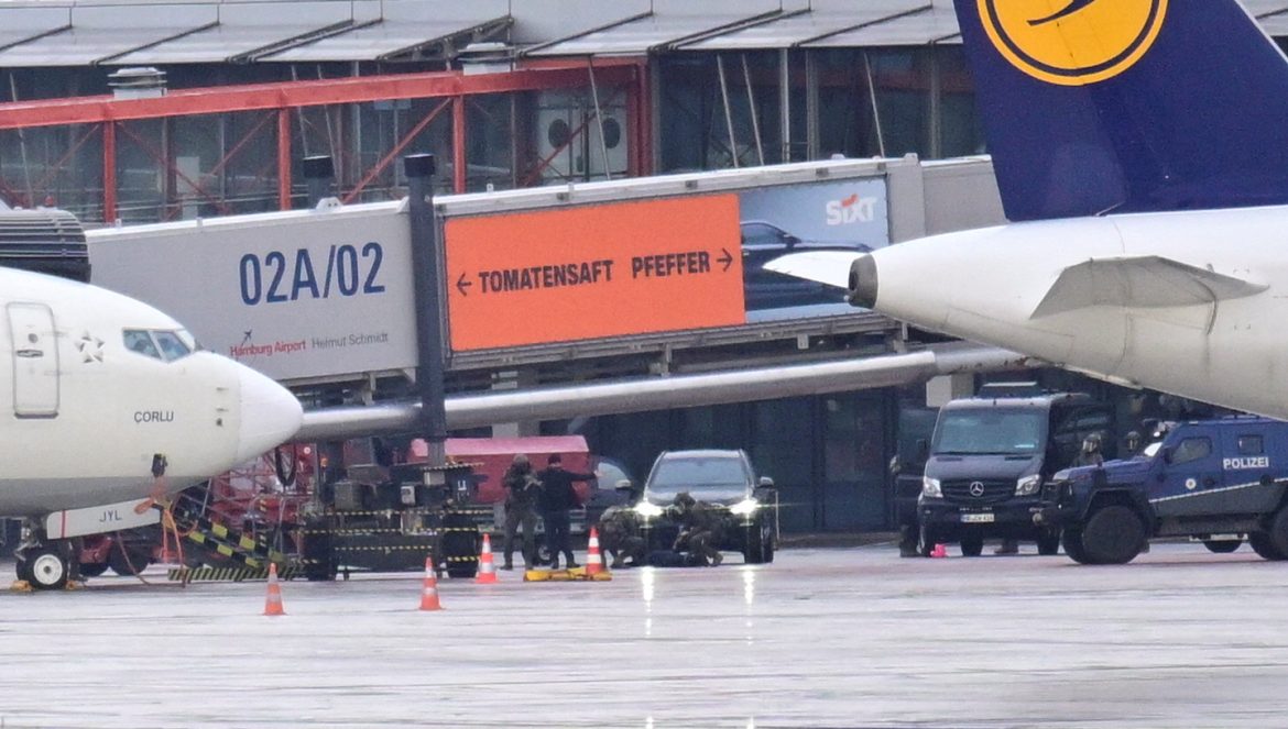 Prise d'otage à l'aéroport de Hambourg : enfant libéré, suspect arrêté