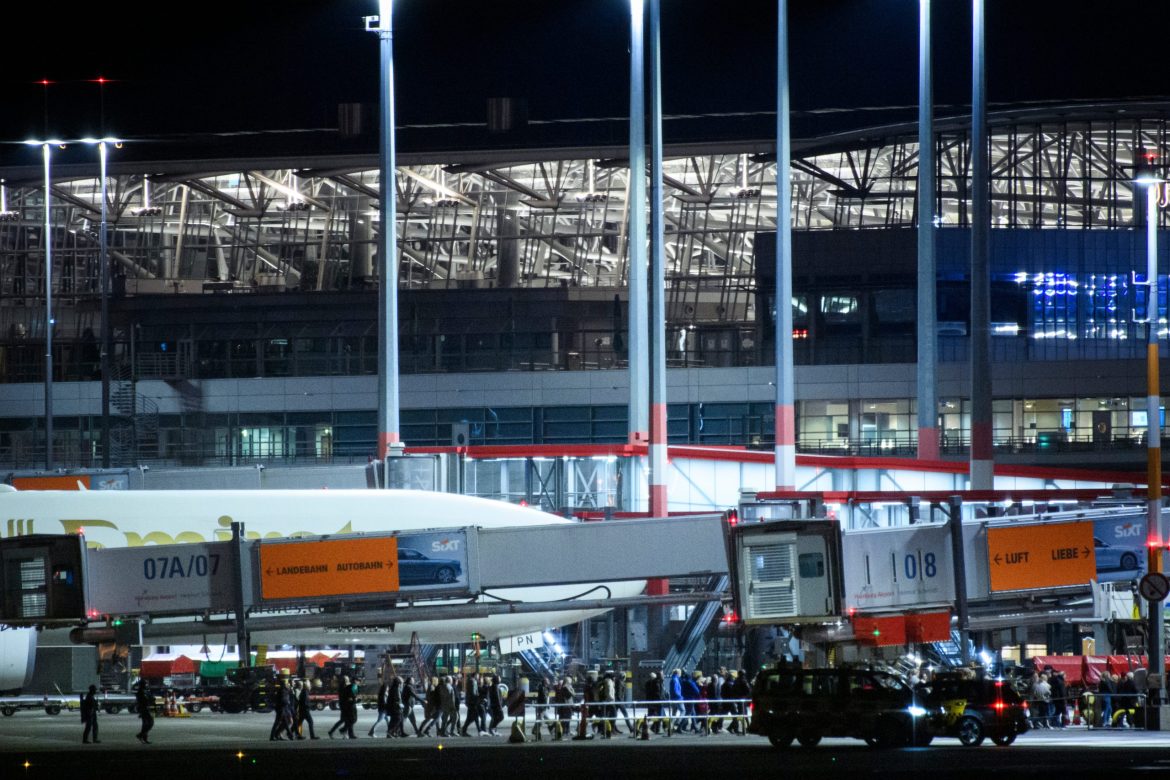 Un homme armé s'introduit dans l'aéroport de Hambourg et perturbe le trafic aérien