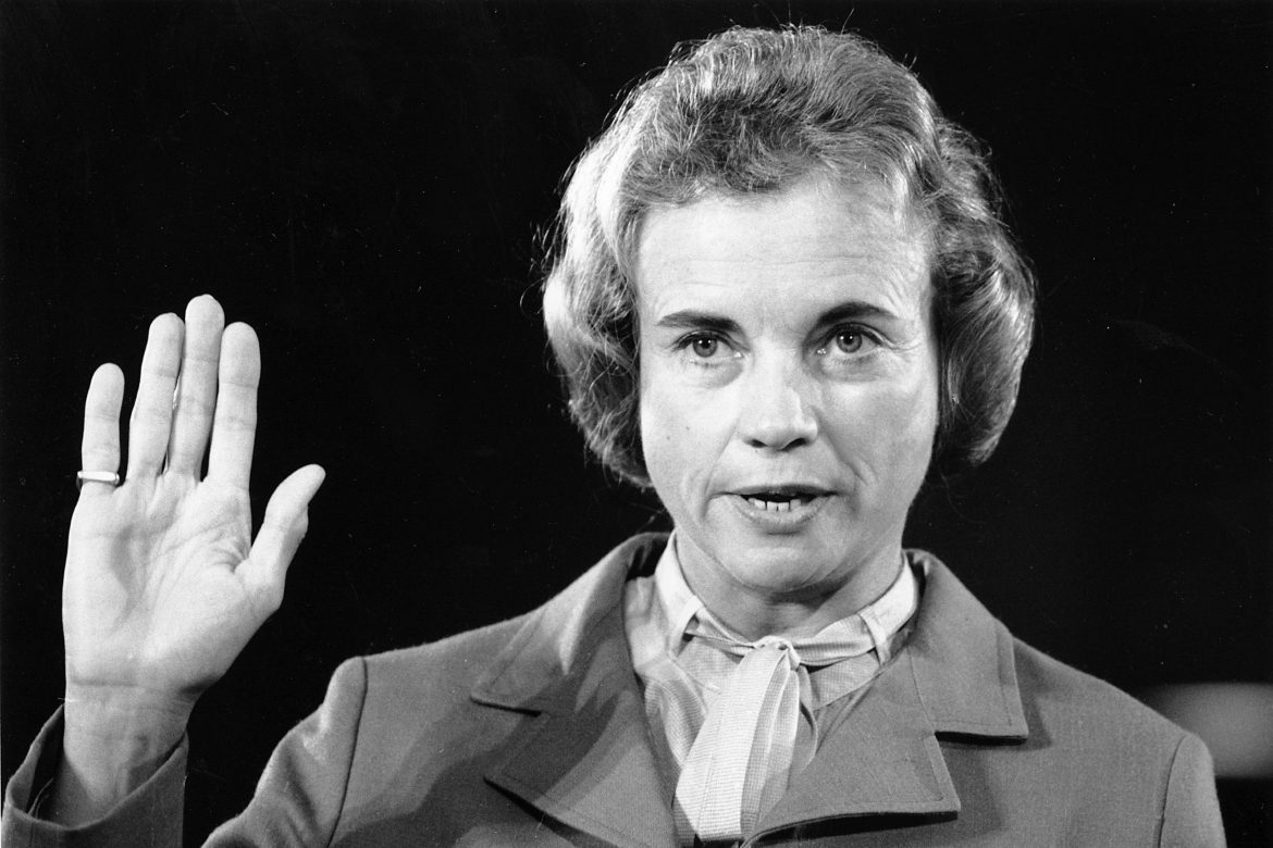 Décès de Sandra Day O’Connor, première femme à la Cour suprême des États-Unis, à 93 ans