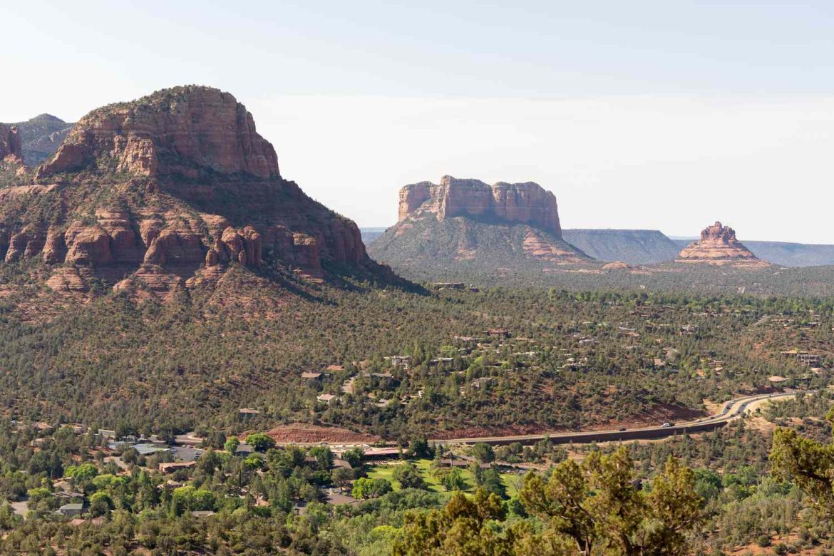 Découvrez les Sentiers de Sedona vers Arcs et Vortex