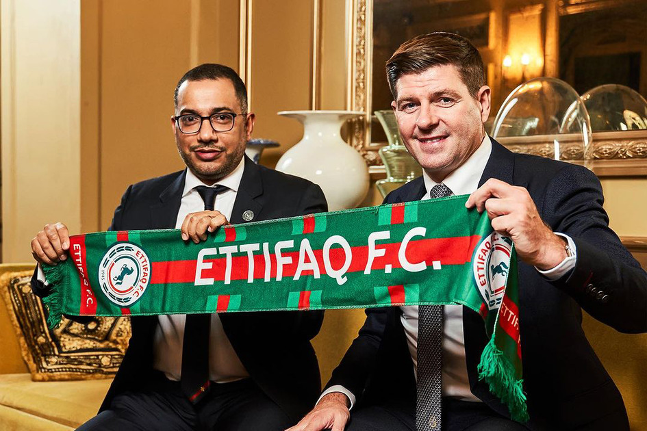 Gerrard prolonge son contrat avec Al-Ettifaq pour un projet sportif durable