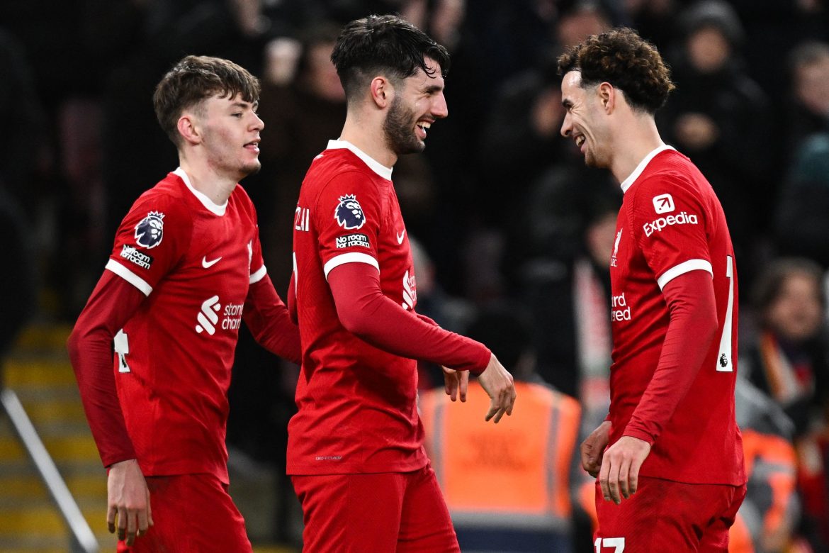 Liverpool renforce sa tête en Premier League, City en chasse