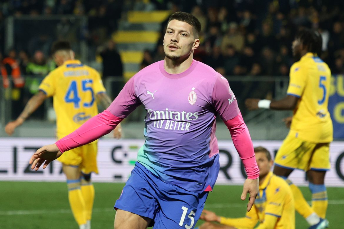 Milan échappe au piège de Frosinone en Serie A