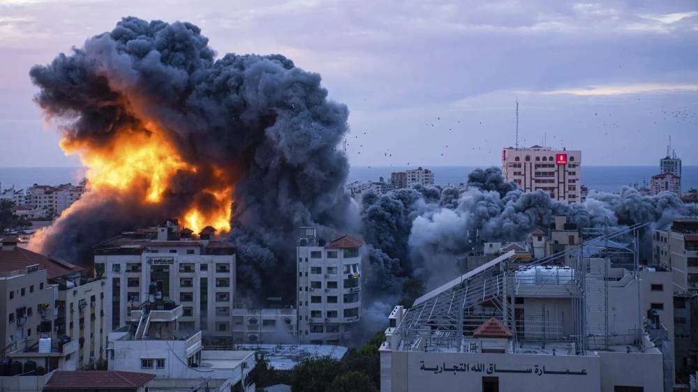 Raids et ceintures explosives continuent à Gaza, un hôpital transformé en caserne