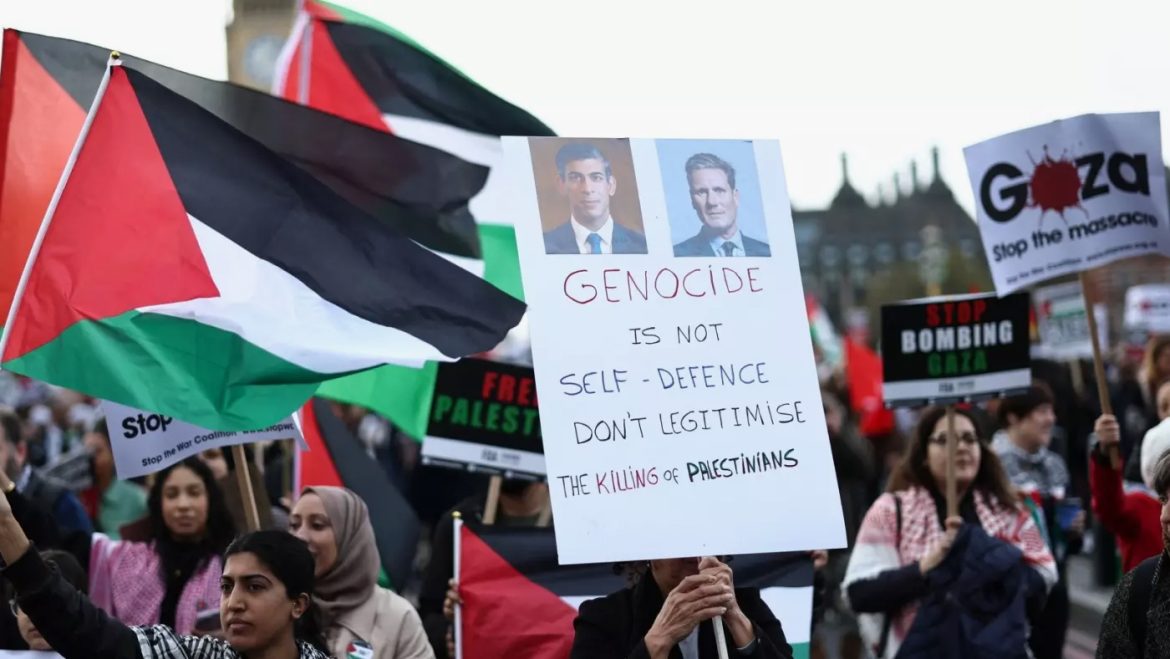 Des élites britanniques défendent les marches solidaires pour Gaza