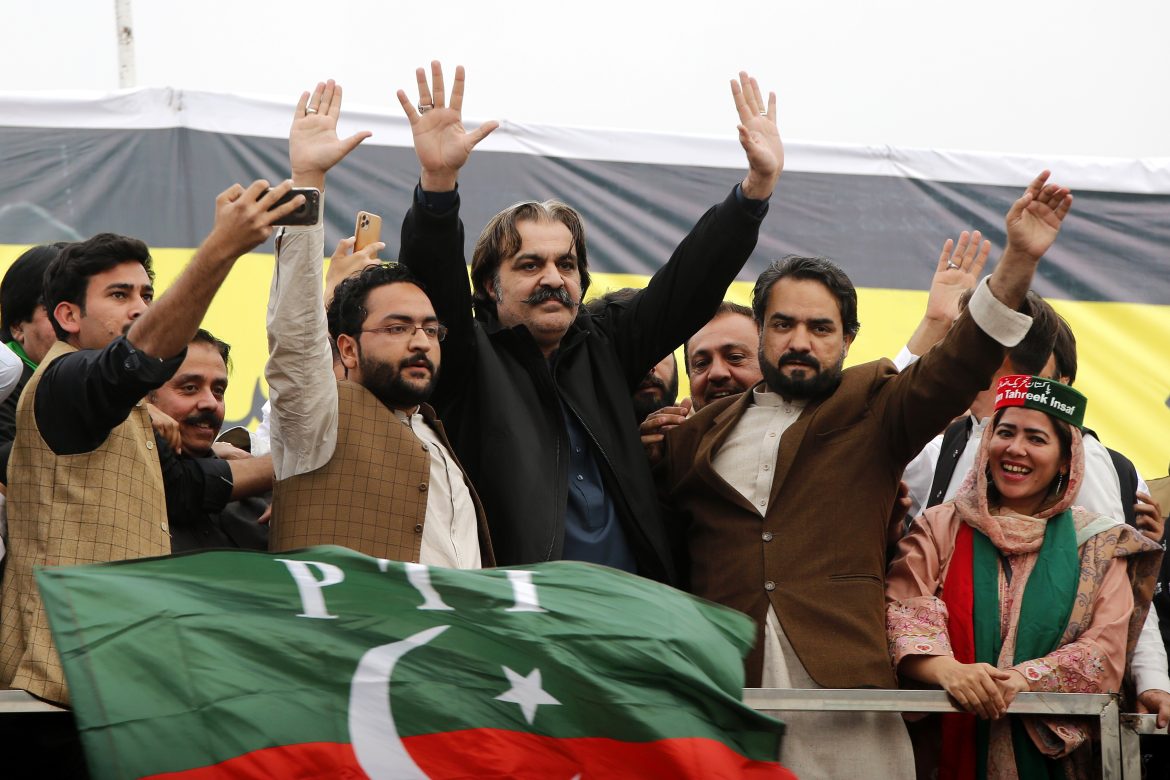 Rencontre décisive entre le PM Sharif et le leader de l'opposition au Pakistan