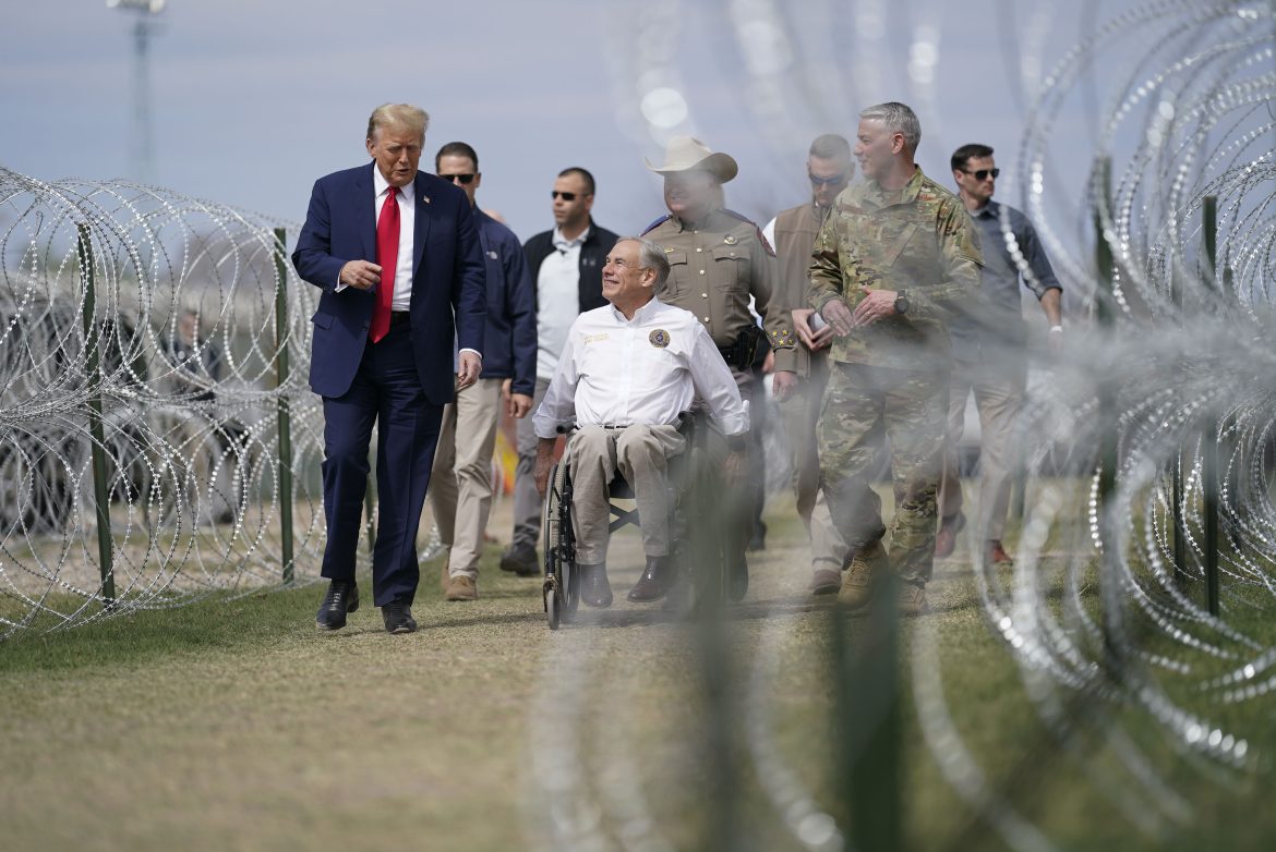 Trump et Biden en duel autour de la frontière Mexique-USA