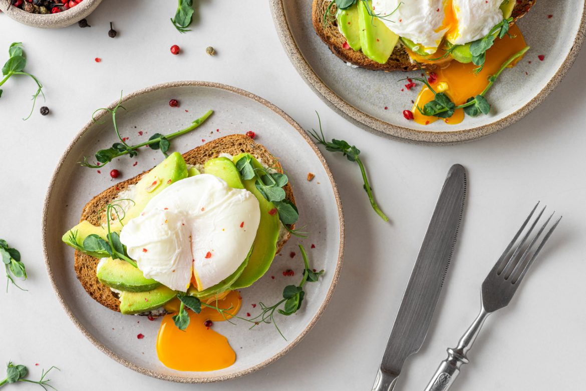 3 Nutriments Clés pour un Petit-Déjeuner qui Stabilise la Glycémie