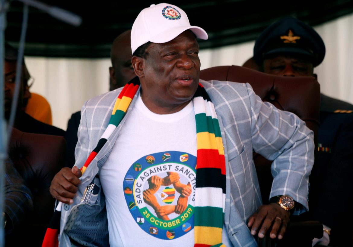 Dernières sanctions américaines contre le président du Zimbabwe, quoi savoir