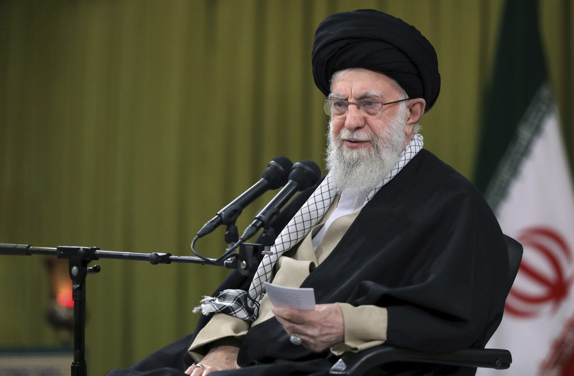 Khamenei affirme que l'Iran montre sa force face à Entité sioniste