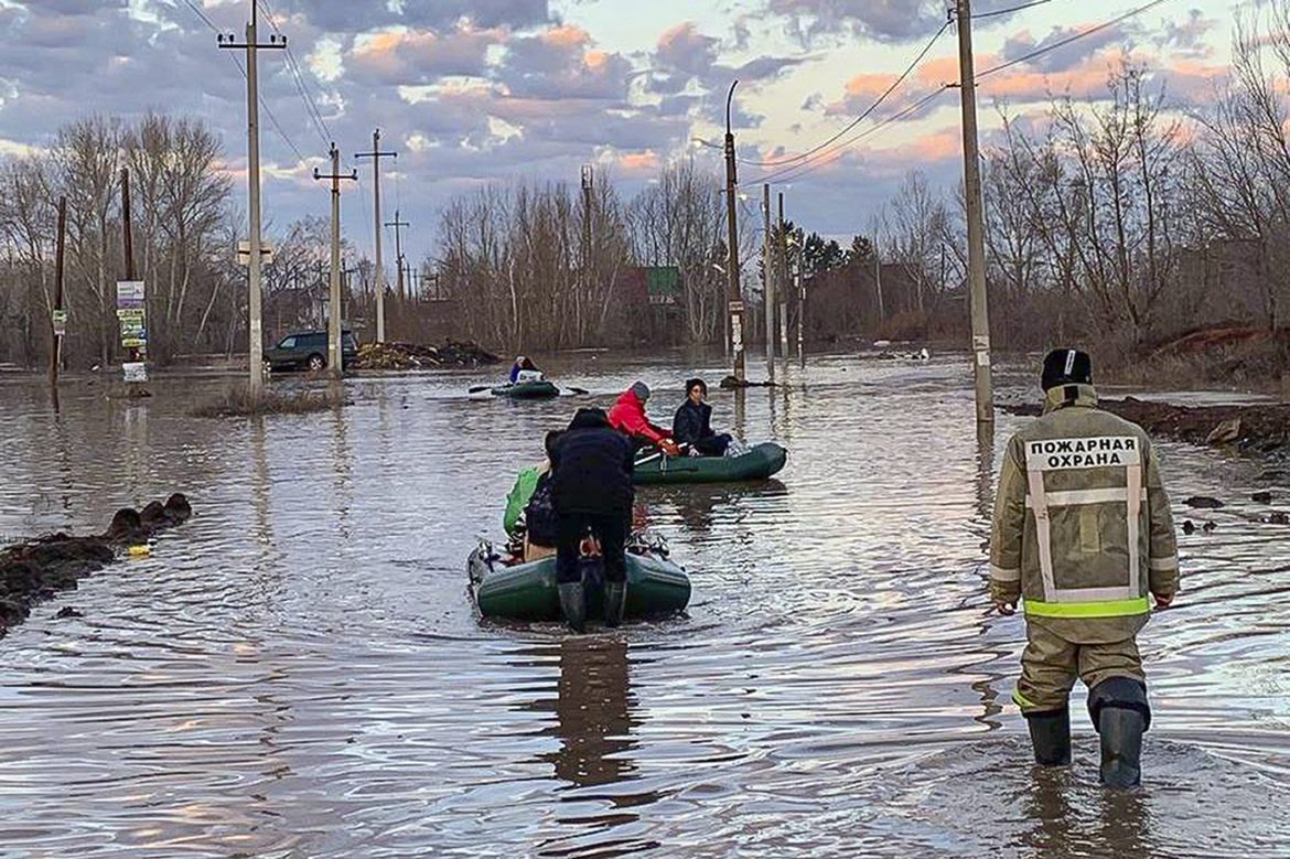 Russie Plus de 10000 maisons envahies par les inondations