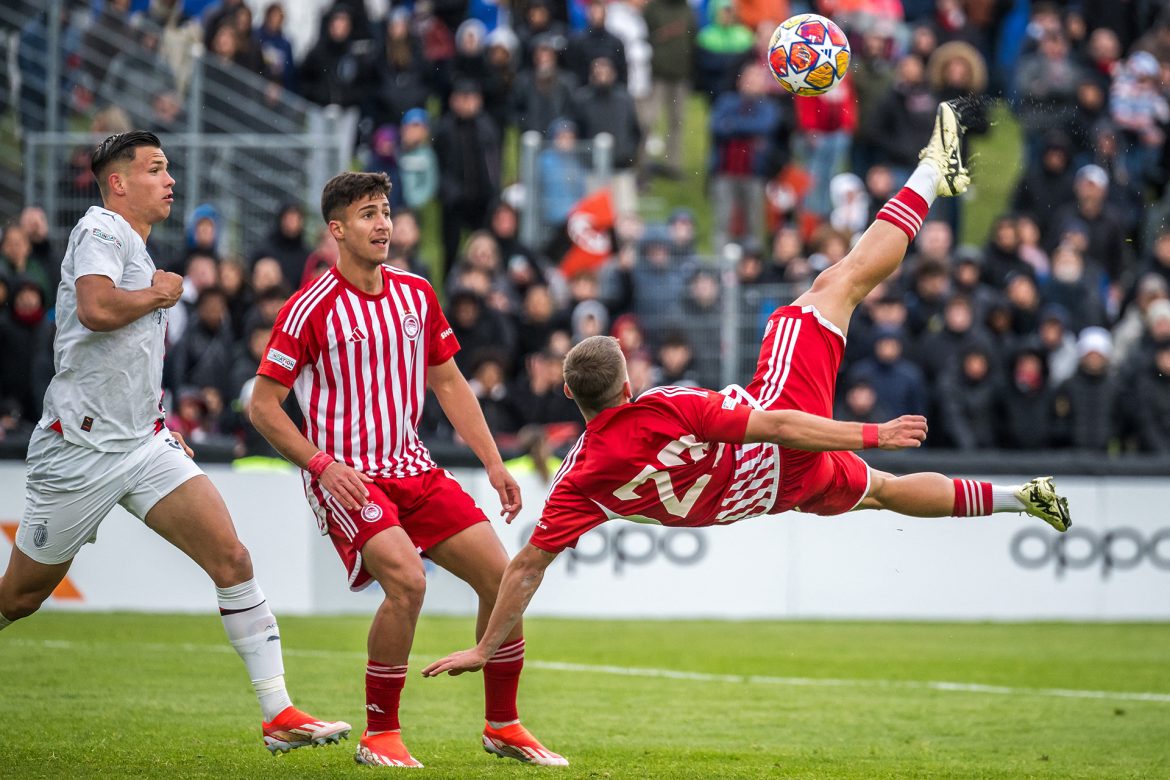 Victoire d'Olympiakos sur Milan avec un but façon Ronaldo en Youth League