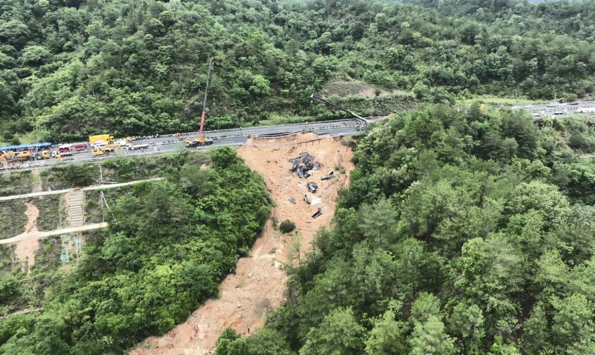 Bilan du drame autoroutier en Chine du Sud monte à 48 morts