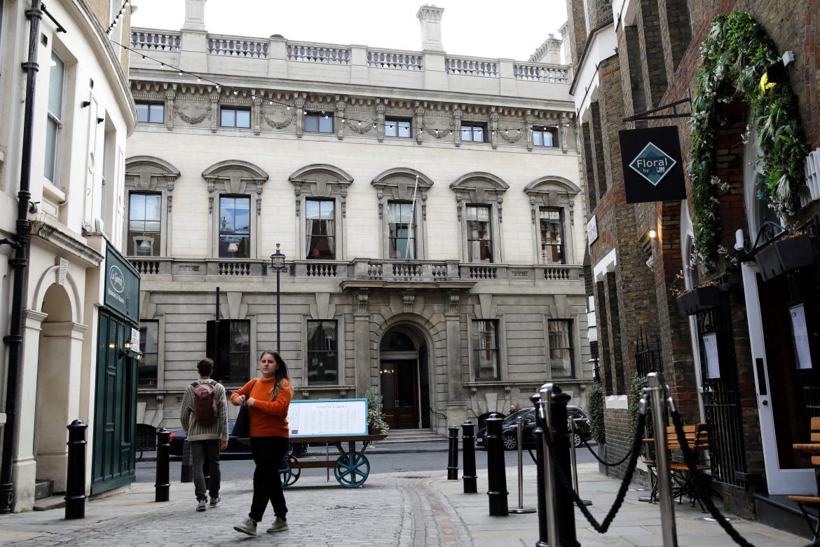 Le Garrick Club de Londres accueille les femmes pour la première fois