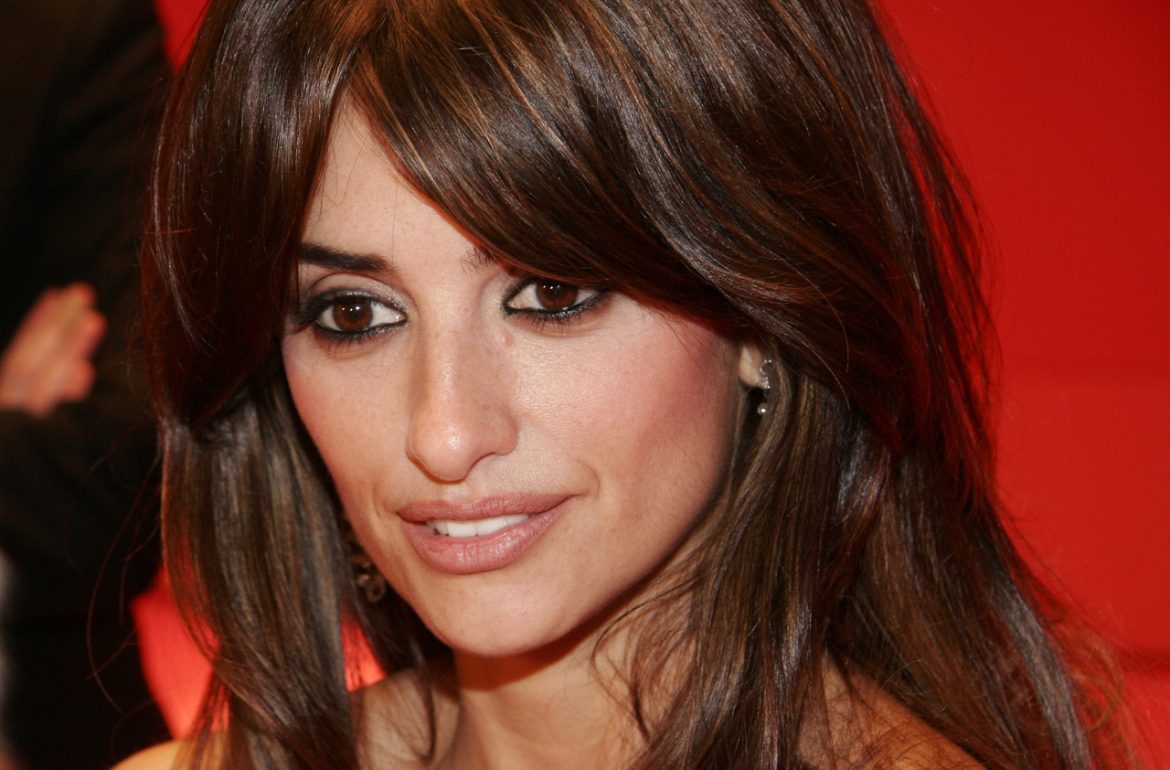 Penelope Cruz révèle sa crème de jour favorite pour une peau ferme