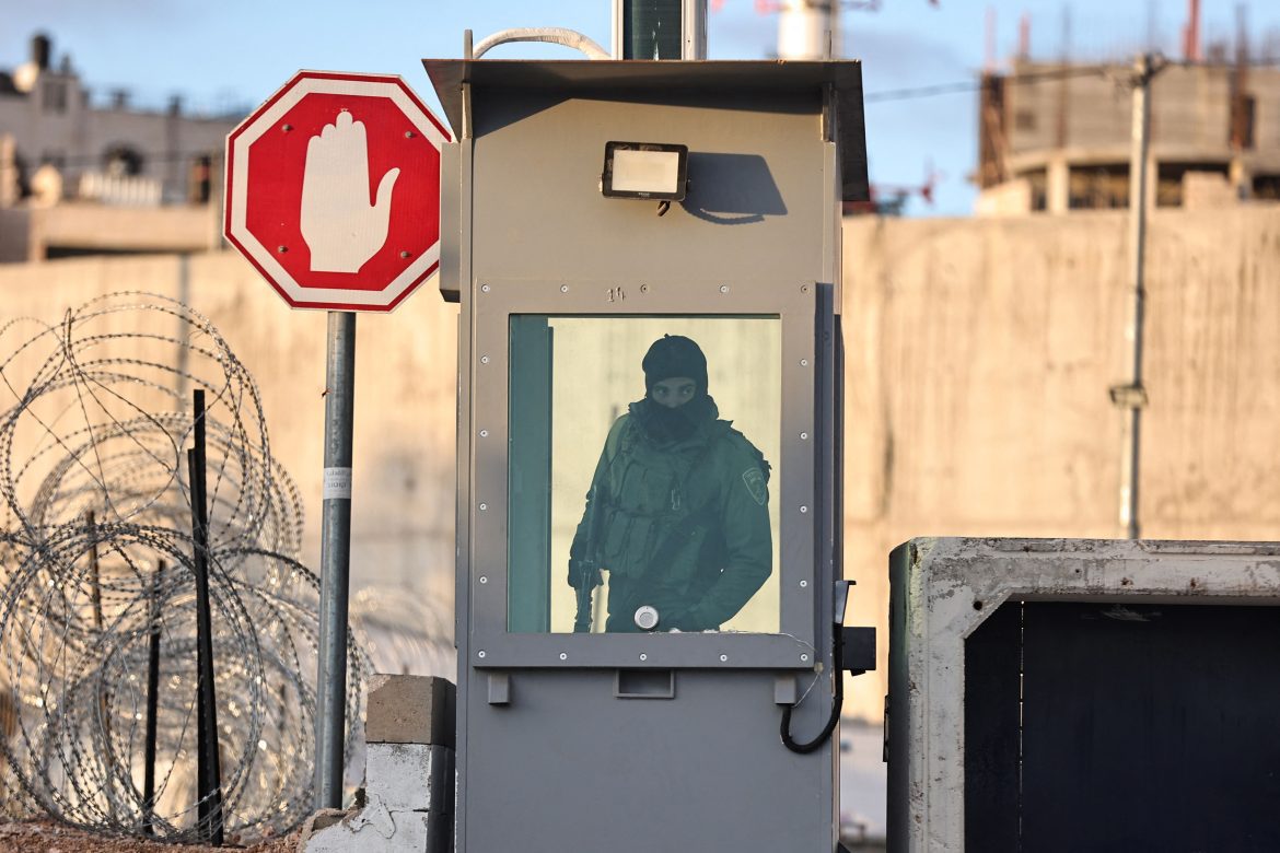 Accusations contre l'armée de soutenir les attaques des colons