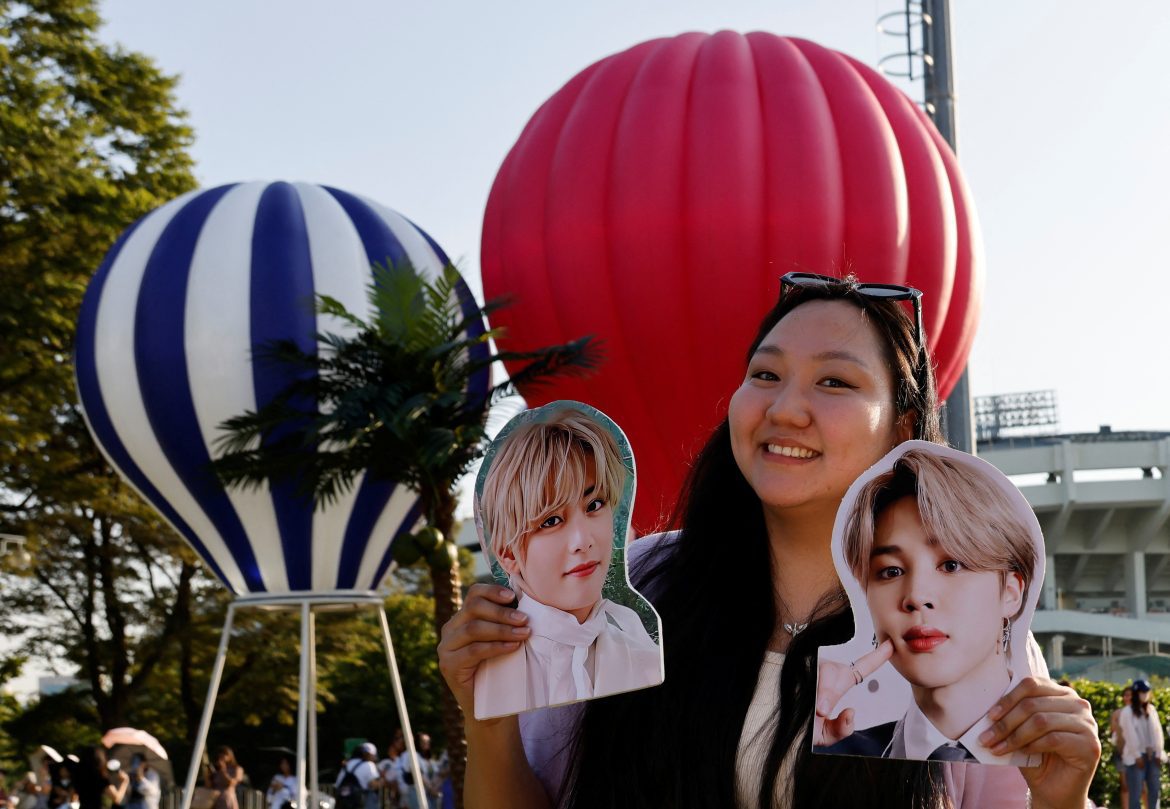 Des milliers affluent à Séoul pour fêter l'anniversaire de BTS