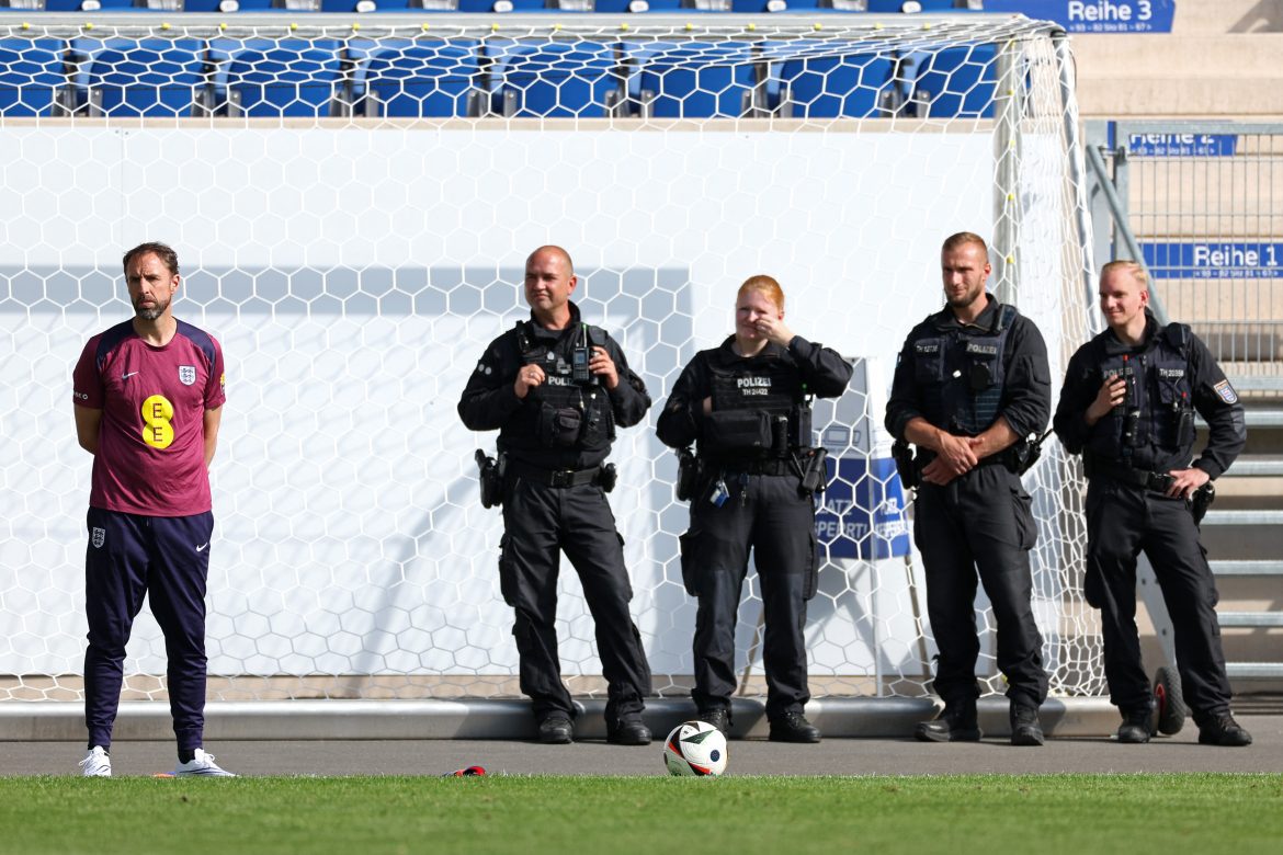 Euro 2024 un nouveau défi pour séparer sport et politique