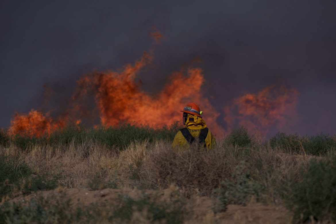 Incendie en Californie Des milliers dévacués et 12000 acres ravagés