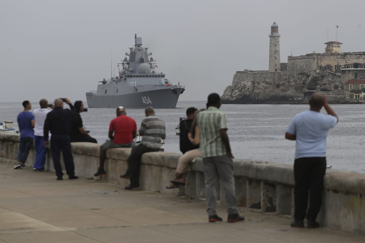 La flotte navale russe avec sous marin nucléaire arrive à Cuba