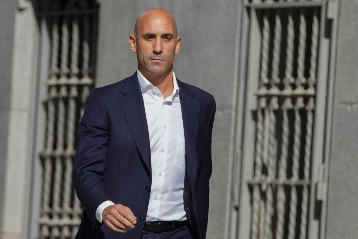 Rubiales jugé en Espagne pour baiser non consenti sur Hermoso