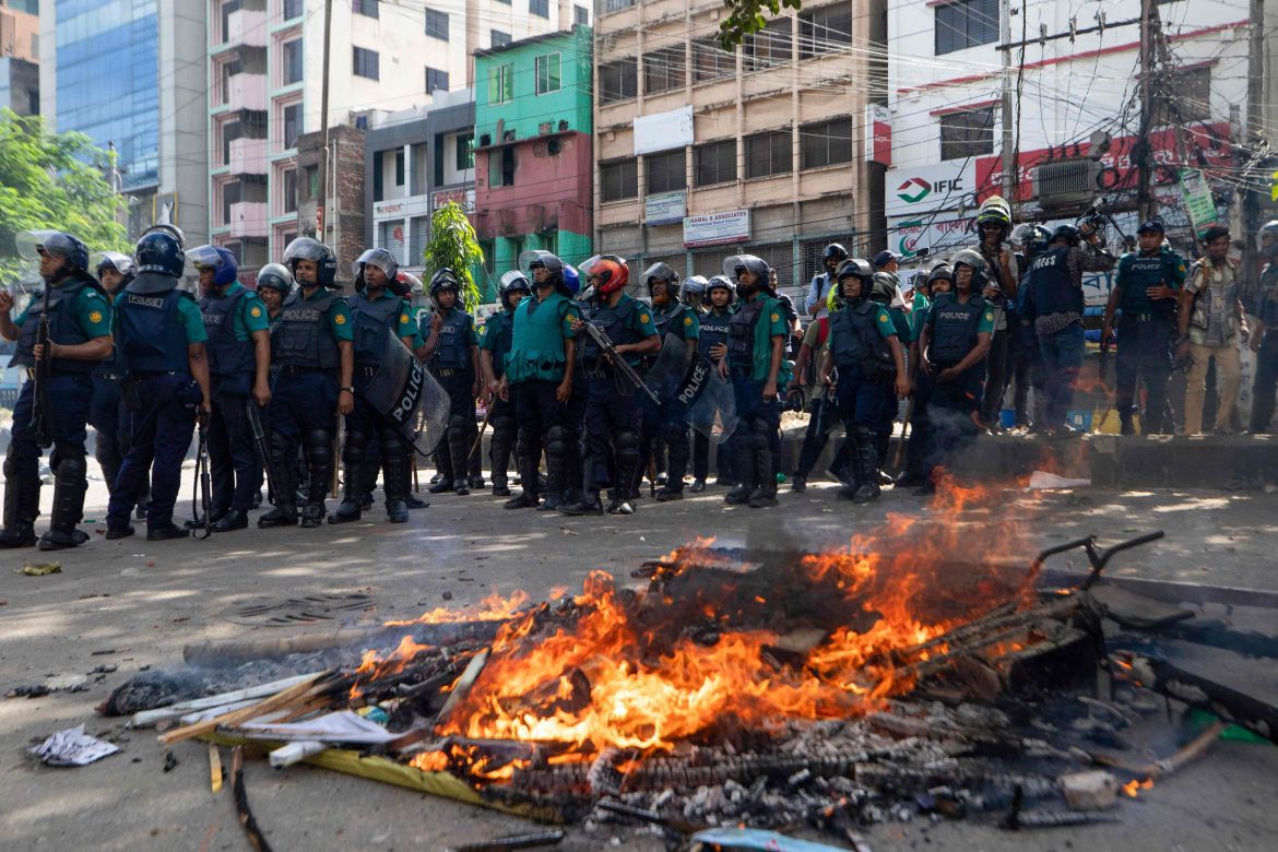 Arrestations massives au Bangladesh après des protestations sanglantes