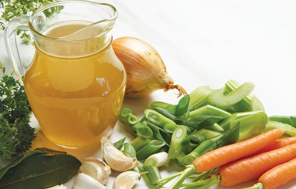 Bouillon de légumes pour soupe savoureuse