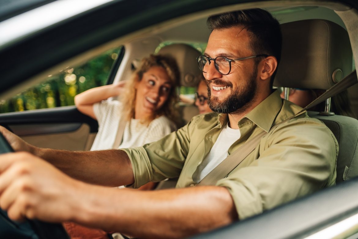 Conseils d'expert pour éviter le mal de dos lors de longs trajets en voiture