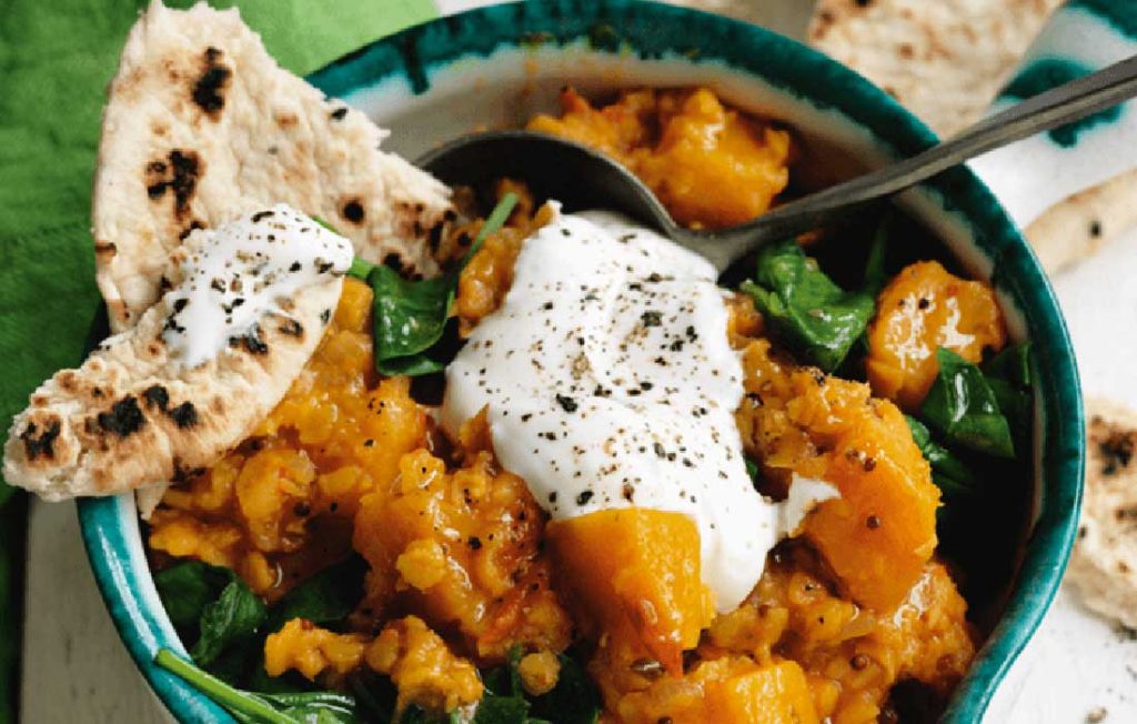 Dhal végétarien aux lentilles, courge et épinards