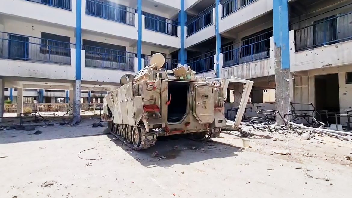 Une école de l'ONU à Rafah abrite un véhicule incendié