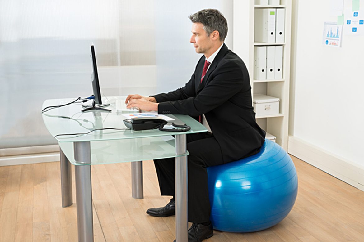 5 accessoires de fitness pour transformer votre bureau en gym