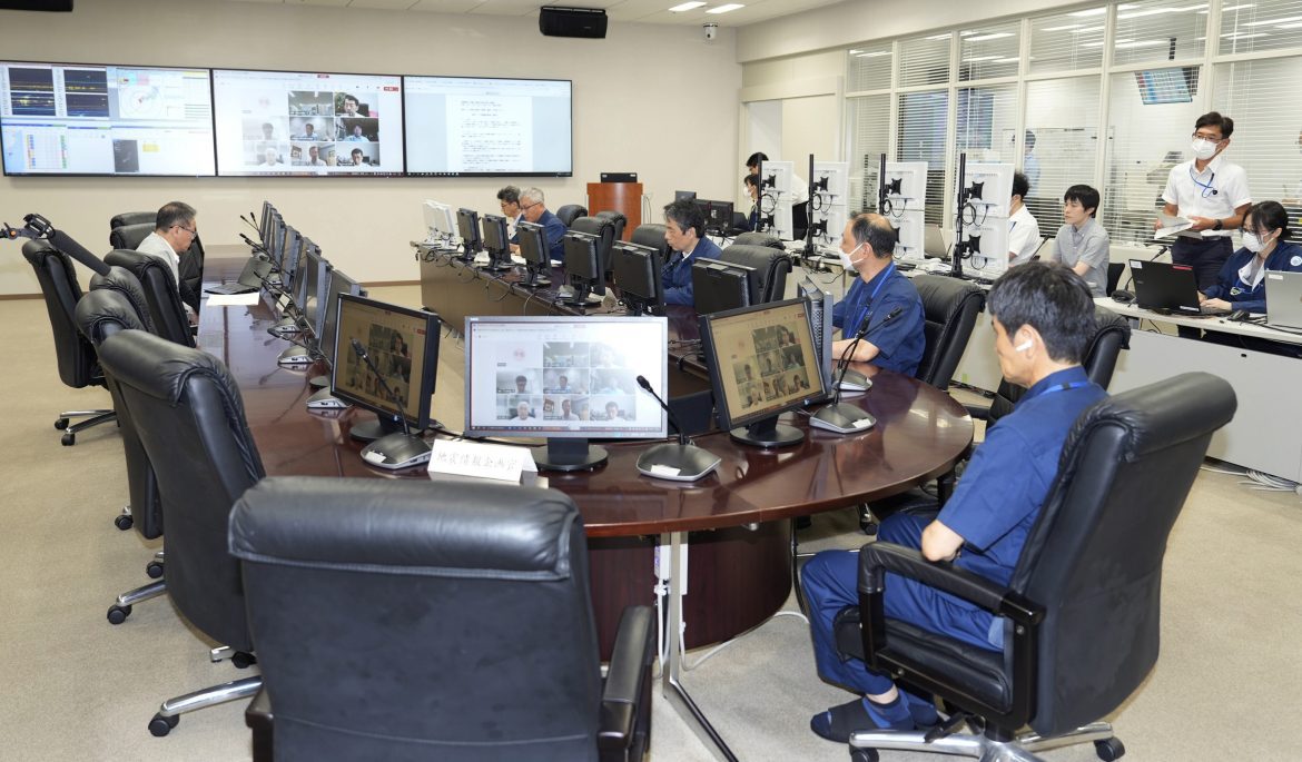 Le Premier ministre japonais annule son voyage en Asie centrale après une alerte au tremblement de terre majeur