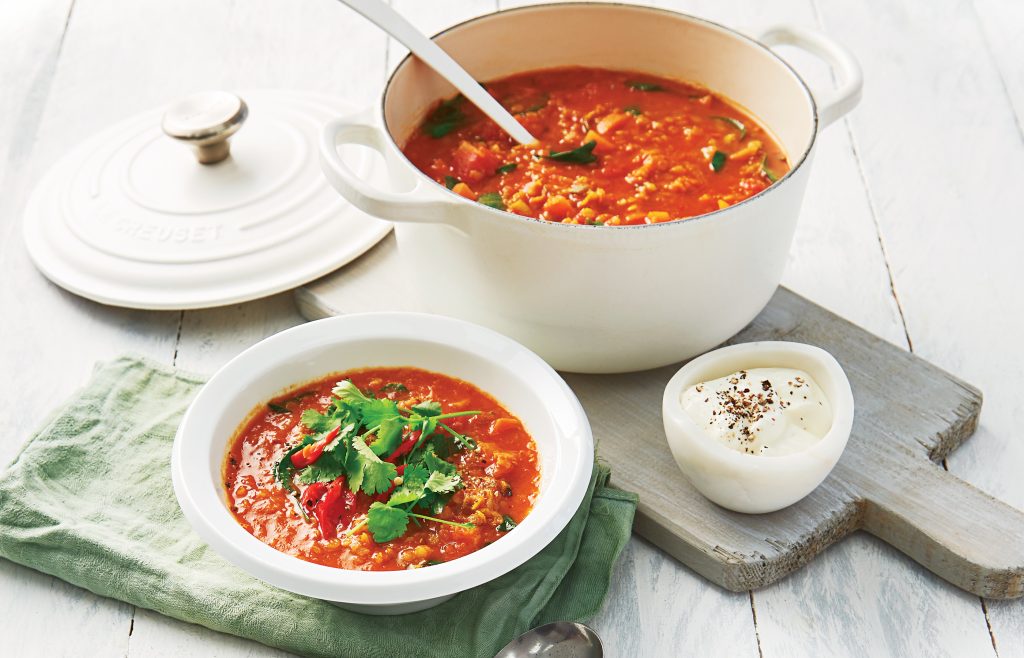 Soupe de lentilles, tomates et gingembre épicée