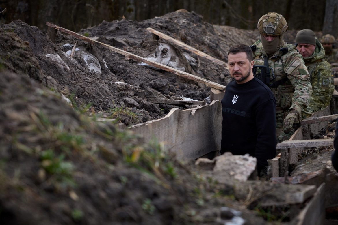 Zelenskyy en visite à la frontière de Sumy près de Kursk