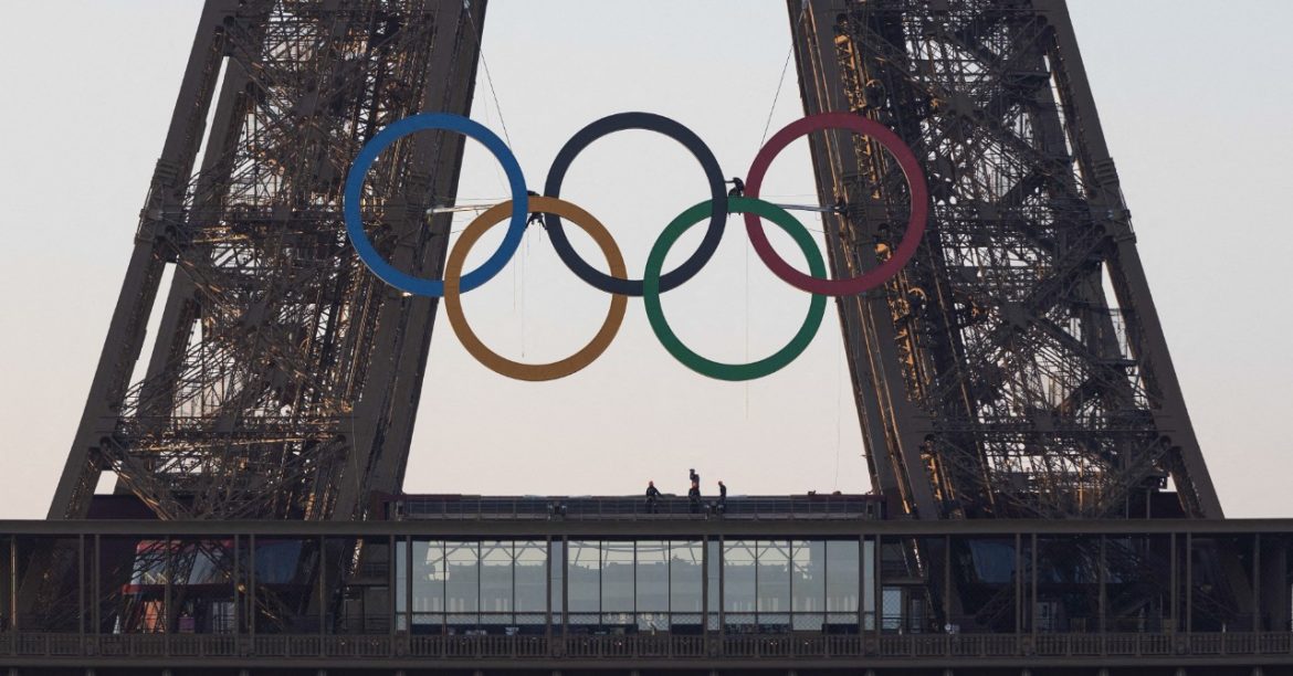 Anne Hidalgo et les Anneaux Olympiques sur la Tour Eiffel