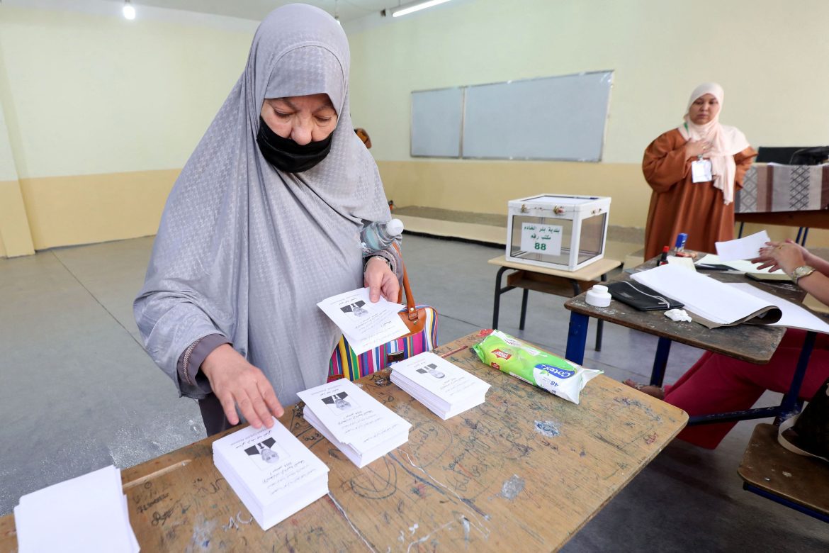 Les Algériens se rendent aux urnes pour élire leur président