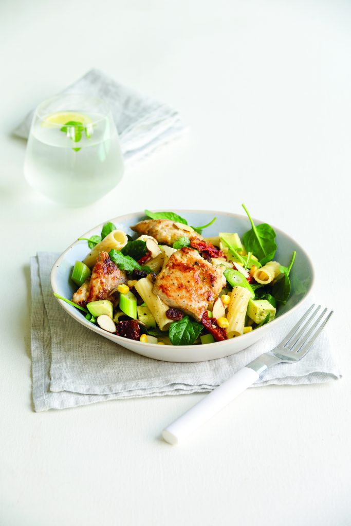 Salade de pâtes au poulet citronné et parfumé