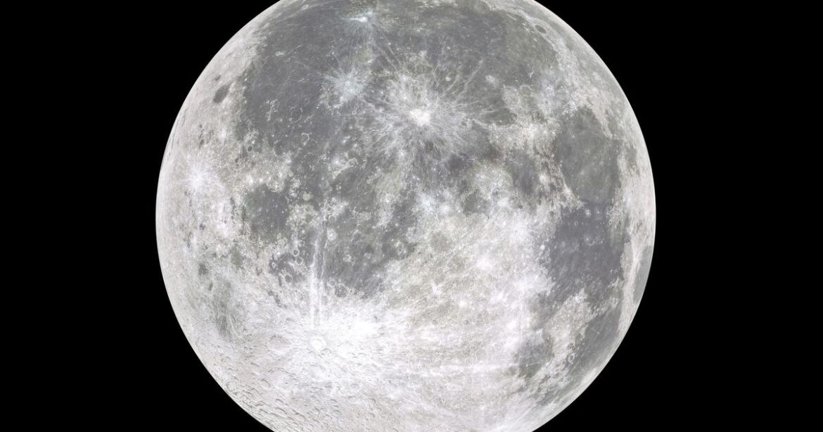 La pleine lune du chasseur illumine le ciel en octobre