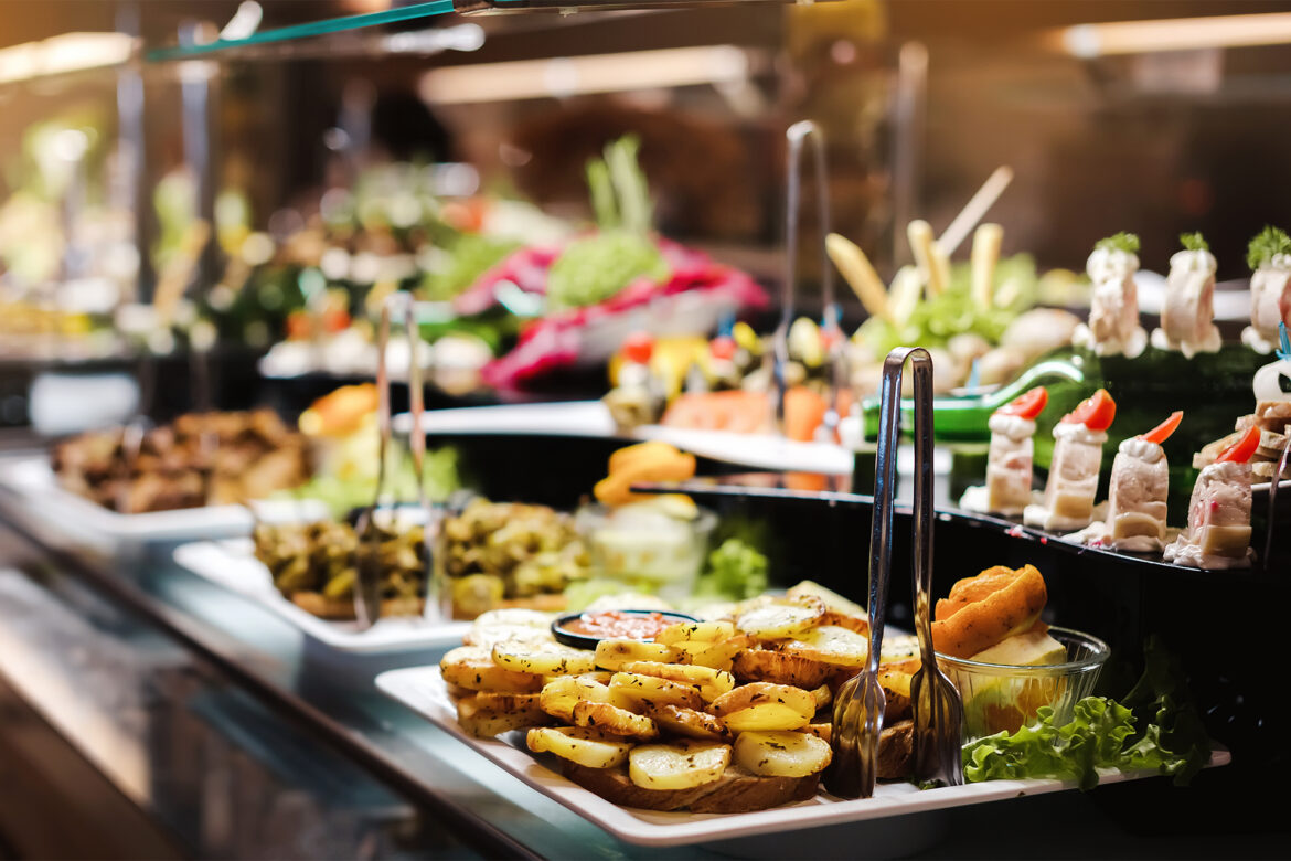 Les aliments à éviter dans les buffets des hôtels pour votre santé