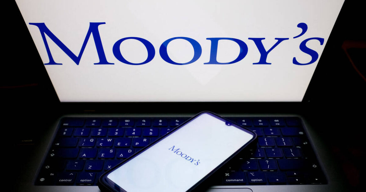 Moody’s place la note de la France sous perspective négative