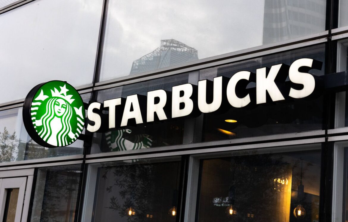 Starbucks : Changement stratégique pour relancer la croissance