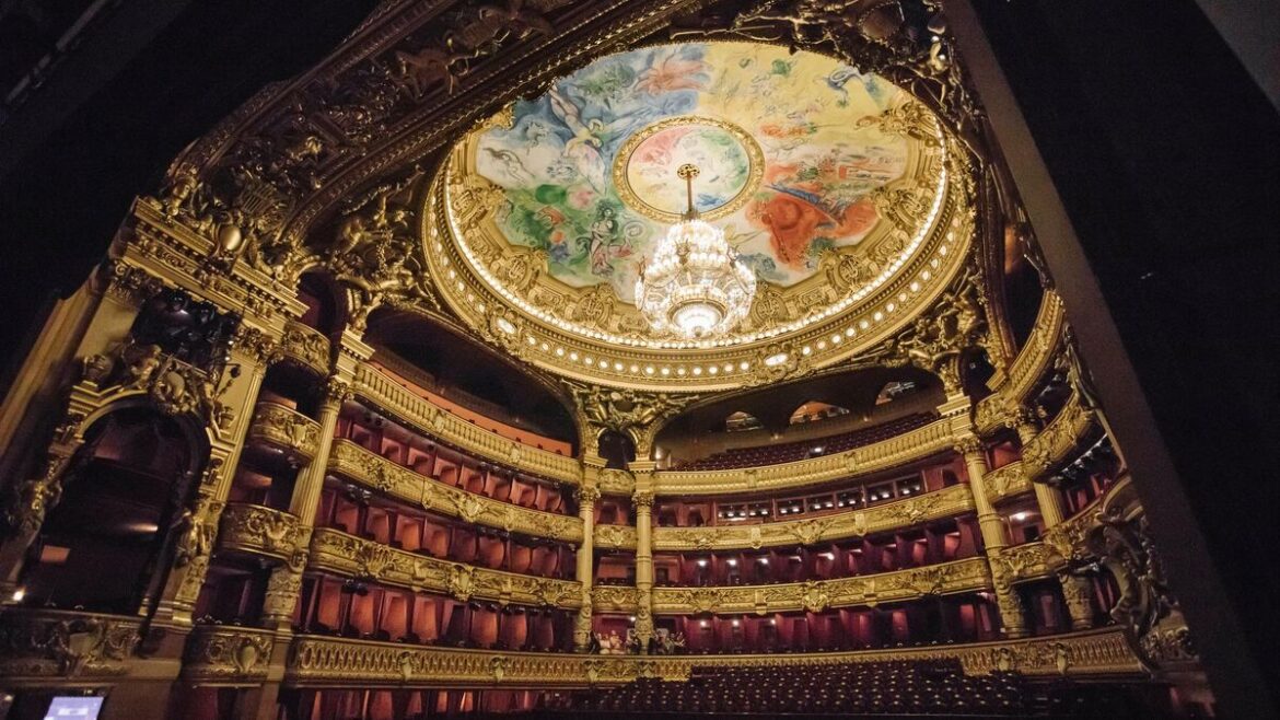 Urgence de rénovation au Palais Garnier et à l'Opéra Bastille