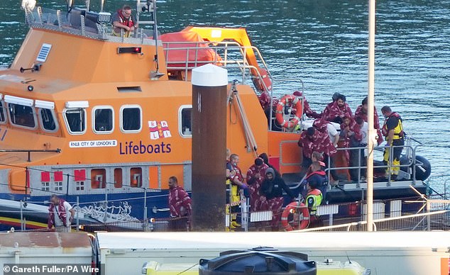 Migrants traversant la Manche