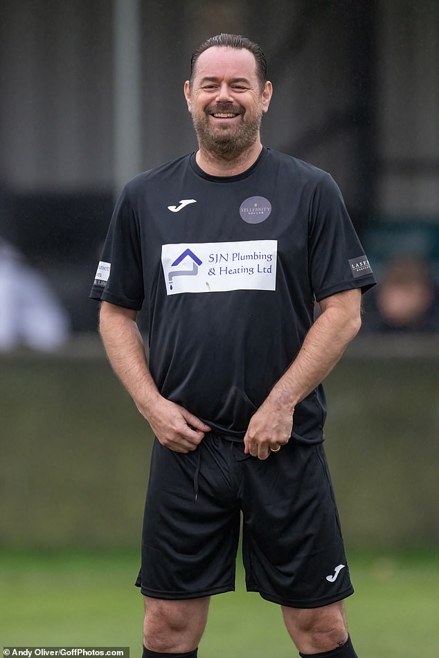 Danny Dyer sur le terrain de football lors du match de charité Sellebrity Soccer