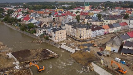 Une vue de la ville de Glucholazy en Pologne après le passage de la tempête Boris, le 24 septembre 2024. (WOJTEK RADWANSKI / AFP)