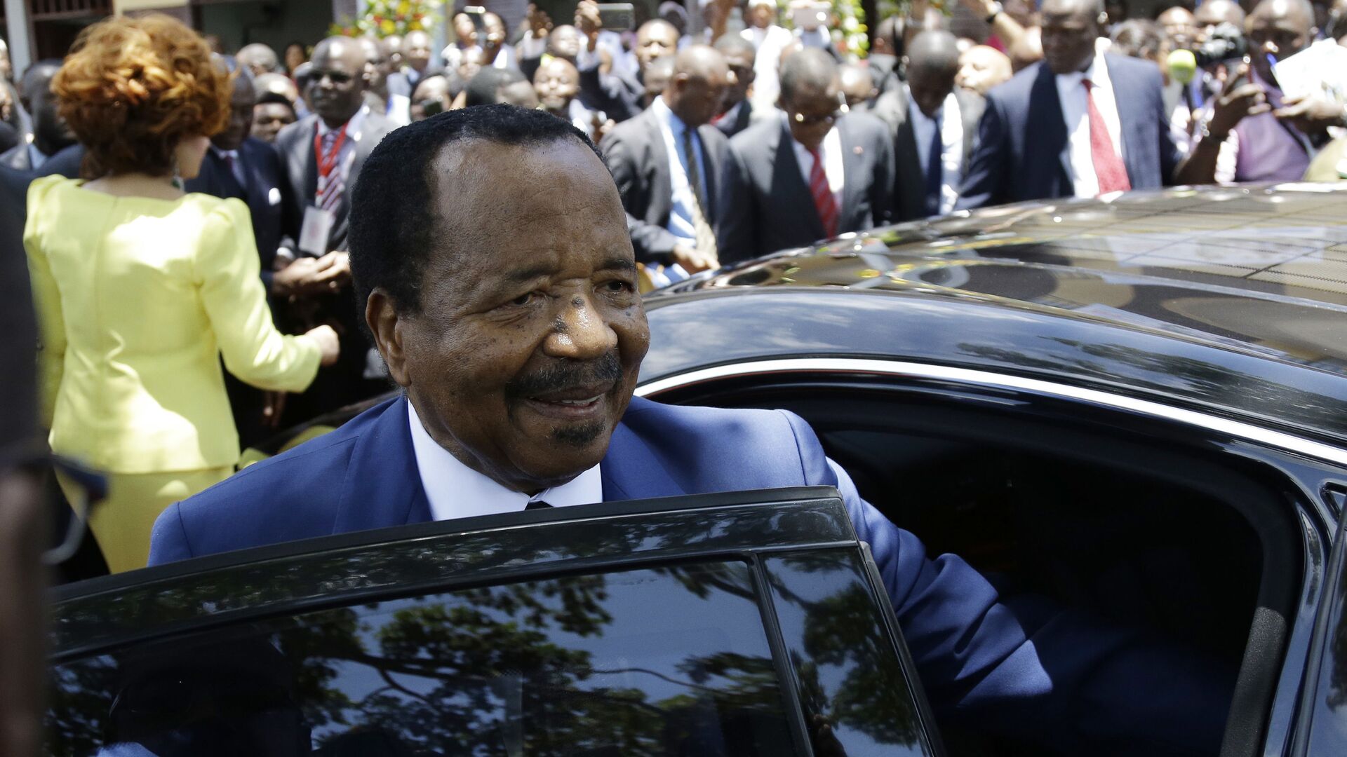 Accueil de Paul Biya à l'aéroport