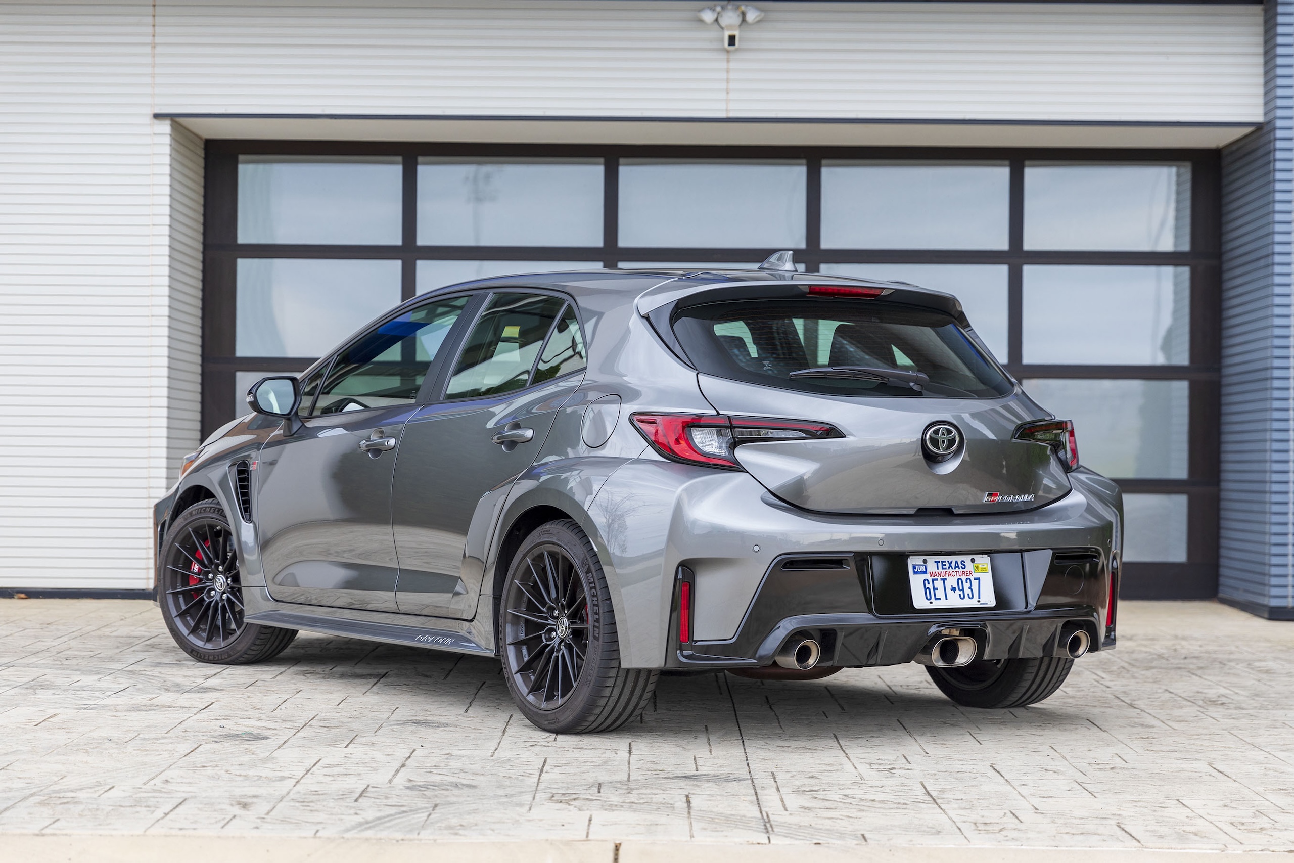 Vue arrière de la Toyota GR Corolla 2025